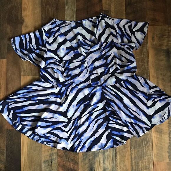 Torrid Short sleeve black blue Peplum top blouse Size 1= 1X - Picture 5 of 5